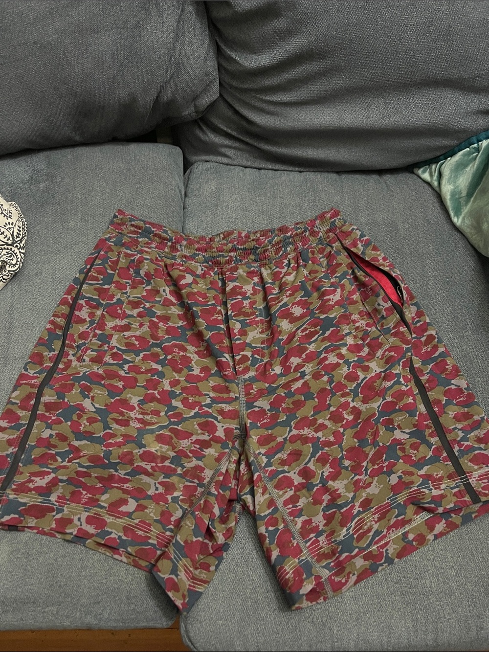 Lululemon Shorts Mens  Multicolor Abstract Pace Breaker 7”Athletic Gym Small